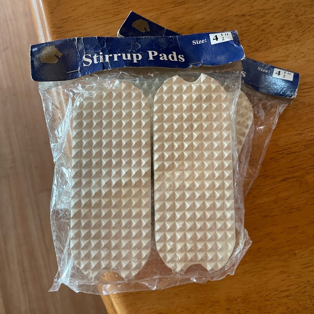 Stirrup pads